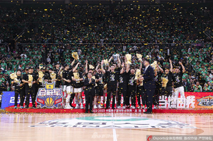 足球欧冠最新伤病名单公布，多队受影响（欧冠伤病名单出炉，多队阵容受损）